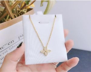 2022 Designer guldhalsband Fashion Luxury Pendant Necklace For Woman Classic Flowers Diamond Pendants Jewelry Women 18K Gold PLA6538806