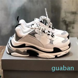 Triple S Männer Frauen Designerin Casual Shoes Plattform Sneakers klare Schwarzweiße grau rot rosa blau Royal Neon Green Herren Trainer Tennis