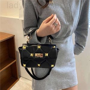 Velatninio Magnetic VPurse Designer Chain Bag Portable Lady Leather V LadiesThis Velatninio woman bags Designer years bag womens spring for new fashion RLXD