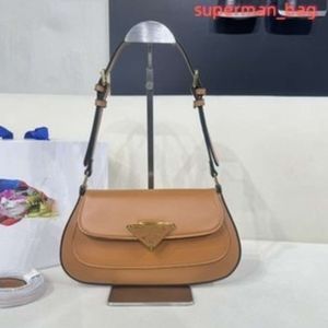 7a 고품질의 새로운 래커 가죽 가방 가방 핸드백 싱글 숄더백 삼각형 라벨 패션 다목적 가방