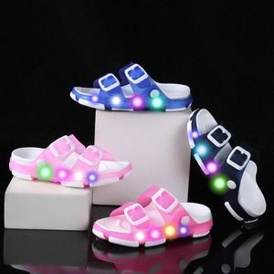 Kids Slides Pantoffeln Strand LED Leuchten Sandalen Schuhe Schnallen im Freien Sneaker Größe 20-35 B1SU#