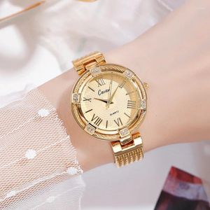 腕時計の腕時計女性向けレトロエレガントなゴールデンステンレススチールストラップレザー防水シンプルなスタイルの女性の時計