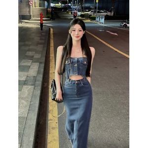 Girl Retro Denim Suit Womens Summer Strap Single Breadted Top Top High Weist Long Skirt Twopiece مجموعة ملابس أنثى 240412