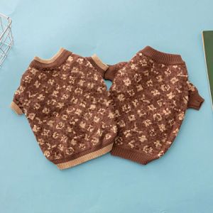 Lüks Tasarımcı Küçük Köpekler İçin Pet Sweater Kahverengi Mektup Logo Köpek Kazak Ceket Kış Kedi Kazak Köpek Kıyafet French Bulldog Chihuahua Schnauzer