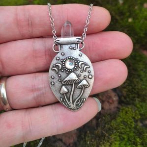 Pendant Necklaces Crystal Quartz Witch Crescent Moon Triple Mushroom Forrest Occult Pagan Jewelry For WomenPendant5900240