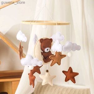 Mobiler# Lets Make Wood Baby Rattles Soft Felt Cartoon Bear Cloudy Star Moon Hanging Bell Mobile Crib Montessori Education Toys Y240412