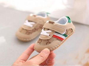 Första vandrare nyfödda trycker Sneakers Casual Shoes Soft Sole Prewalker Infant Baby Sports Shoes Kids Designer Shoe3384066