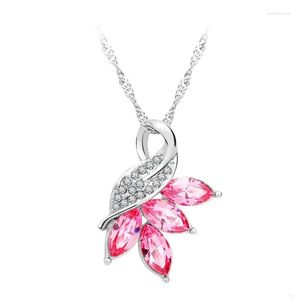 Collane a ciondolo NL-00570 2024 In Accessori per gioielli di tendenza per donne Sier Regal Crystal Leaf Gift Black Friday Drop Del Dh7P1
