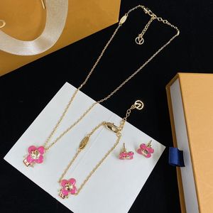 Con set di gioielli rosa in oro 18K in scatola Orecchini a ciondolo Braccialetti di fascino set di gioielli di Natale per donne