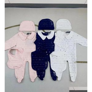 ROMPERS Mode Infant Kids Strampler Designer Neugeborene Mädchen Mädchen Brief gedruckt Langarm -Overall -Auflagen Hut Latz 3pcs Luxusbabys Baumwolle DHQB3