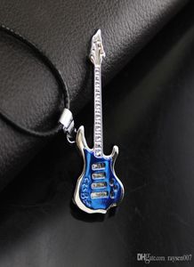 2020 Moda Cool Guitar Pingente Colar Titanium Steel Music Guitar Jóias finas para fãs de música Whole2674078