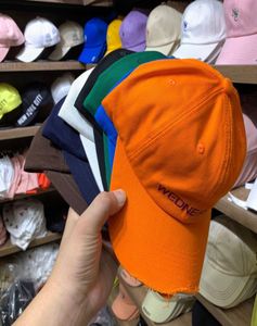 2021 Vetements Cumartesi Biyokimya Logo Caps Erkek Kadın Yüksek Kaliteli Kırmızı İşlemeli Mark Vetements Şapkalar Yaz Gündelik VTM Visors37761212