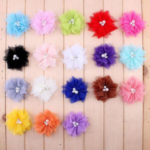 Dekorative Blumen 10pcs/Los 6,5 cm 18 Color handgefertigtes Mini weichem Maschenstirnband Künstlicher Stoff Strass -Strassblume für Hochzeit