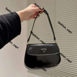 Prades torebki designerskie torby P Rada Women Bags pod pachami Trójkąt oryginalna skórzana torebka TOTE Cleo Torka Torka Crossbody słynne paski na ramię parda torba 788