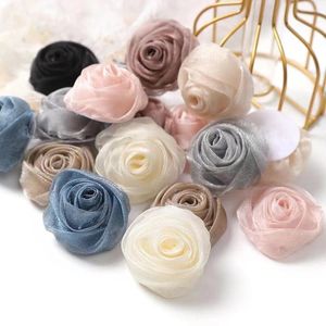 Dekorativa blommor 3D Rose Blossom Handgjorda DIY -armband Blomma Tygtröja Stickad Coat Corsage för hår Bröllopsfest Dekor Craft 5st