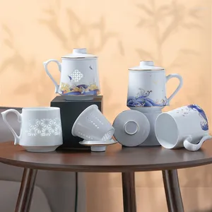 Dekoracyjne figurki ceramiczne wykwintne herbatę i separację wody w stylu chiński duża pojemność biurowa sitle kubek pudełko prezentowe z pokrywką