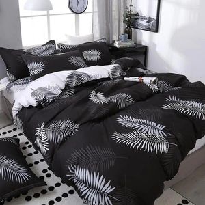 寝具セットブラックリーフプリントセットベッドライニングには羽毛布団カバーシートピロウケースが含まれています快適な家