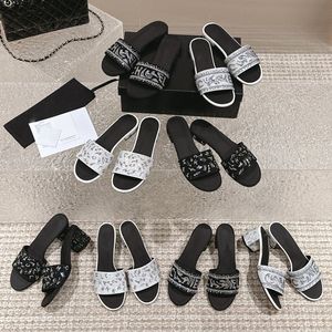 Designer Sandalen Slipper Sliders Sandalen Loafer Pool Casual Schuh flach Mann Maultier Frauen sexy Sliders Mädchen Sommer Beach Luxus Designer Folie Rutsche