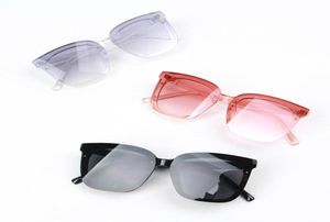 2020 Moda Çocuk Gözlükleri Kız Güneş Gözlüğü Erkek Güneş Gözlüğü Çocuk Güneş Gözlüğü Tasarımcı Çocuk Aksesuarları Ultraviyole geçirmez Gözlükler B998610747