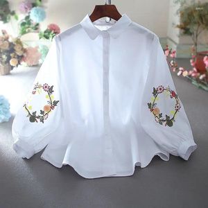 Camisa de bordados vintage para mulheres relaxadas de colarinho fresco de colarinho fresco versátil Tops tradicionais de verão chinês 2024
