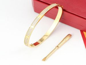 fashion jewelry advanced vintage Bangle for women 18k brass gold plated fashion trinity5414013