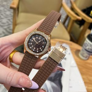 luksusowy zegarek damski Diamond Bezel 36 mm gumowy pasek projektantki damskie zegarki na rękę na rękę marki dla kobiet