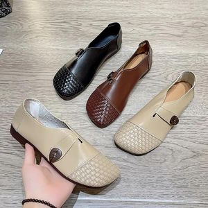 Swobodne buty kobiety płaskie miękkie sneakery slip-on oksfords okrągły stóp u stóp mokasyna wygodna babcia poślizg na skórze