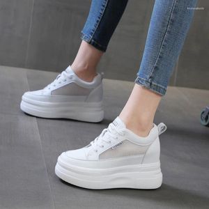 Casual Shoes Women Platform Wysokość zwiększania skórzanych grubej trampki oddychające okrągłe palce wszechstronna moda 2024