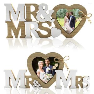 Frames Wooden Wedding Po Frame Couples Love Heart-shaped Crafts Creative Home Decoration Table Ornaments Gifts