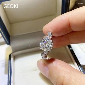 Ringos de cluster Geoki Luxo 925 prata esterlina 2 ct redonda perfeita Passada Diamante Teste D Cor VVS1 Anel de braço de planta moissanita para mulheres