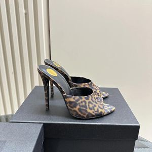 Slippare skor för kvinnor leopard silke äkta läder superhög klackar mular sommar glider designer zapatillas mujer