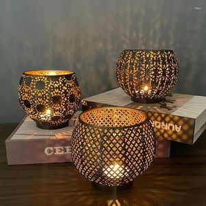 Candle Holders Iron Art Ball Shaped Candlestick Hollowed Out Moroccan Tea Wax Holder Vintage Atmosphere Home Decoration
