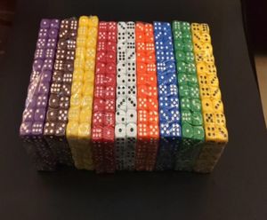 D6 de 12 mm de canto arredondado Dados de várias coloridas Dices Decorativos Acessórios Diversão Jogo Mini Dice Dice Games Cube Boson Toy Good R8156824