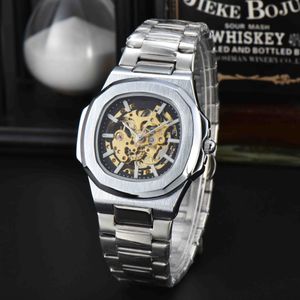 Herrklocka Designer Watch High Quality Luxury Automatic Mechanical Sports Watch with Box rostfritt stål Lysande vattentät safir Top Watch