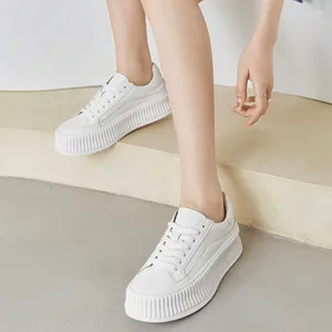 Повседневная обувь мода белая бисквитная женщина удобные туфли