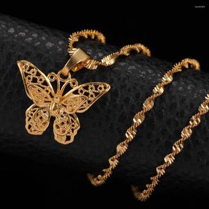Anhänger Halsketten 2024 Stil Schmetterling Gold plattiert Charme Frau Hohlaushöhle Out Doppeldecke Halskette Elegante Frauen Hochzeit Schmuck Schmuck