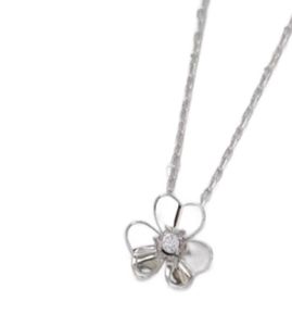 Four Leaf Clover Necklace Designer Jewelry Set Frivole Pendant Necklaces Bracelet Stud Earring Gold Silver Mother of Pearl Green F9698831