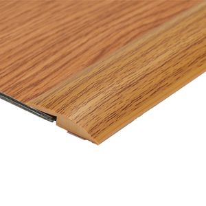 Platt laminatgolvtäcke Remsa Hållbart PVC -material Oak träkornsdesign 2 bred förbättrar golvled utseende