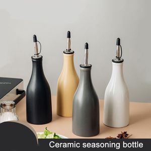 Keramisk olivolja Dispenser flaska stor kapacitet Oljeflaska för köksås Vinäger Dispenser med tratt och etikettklistermärken