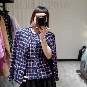 Kvinnorjackor Designer Rätt utgåva ~ 2024SS Spring/Summer New Light and Thin Square Plaid Långärmad ullrock 8003# APU8