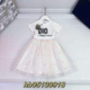 T-shirt femminile abbigliamento per bambini Abito estivo Girls Girls Pure Cotton Round Neck Short Short Letter Recammo