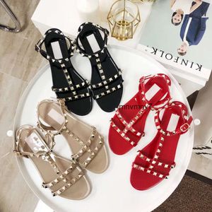 skosnören Valentino Valentine Shoe High-End Womens Shoes Shoes Top Flat Production Summer Jelly Womens Shoes Beach Rivet Rubber 3CWR Sandals Non-Slip