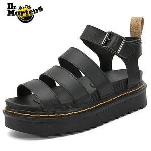 وثيقة فاخرة Marteens Wedge Sandal Women Mens Slipper Designe Sliders Rubber Sole Gladiator Mule Sheld