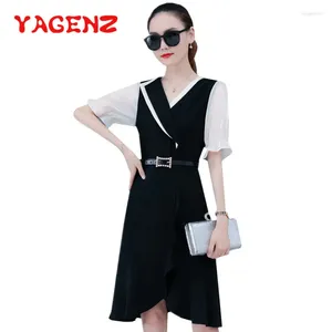 Festklänningar Yagenz Summer Woman Dress Little Black Casual Oregelbundna kvinnor Fishtail Fashion Matching Belt 768