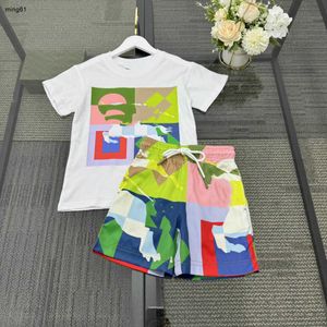 Varumärke Baby Tracksuits Colorful Group Design Summer Suit Kids Designer Kläder Storlek 100-160 cm T-shirts och elastiska midjeshorts 24 April