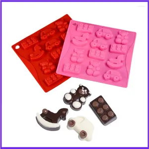 Baking Moulds 1pc Silicone Chocolate Mold DIY 12 Cavity Rocking Horses Bear Toy Car Trojan Handmade Soap Ice Cake Decorating Tools Resin