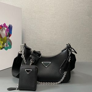 Luxury Designer Bag Portable Women Chains Shoulder Bags Fashion Ladies Classics Underarm Nylon Canvas Tote Bag Multi Colors utomhus Bankett Crossbody Handväska