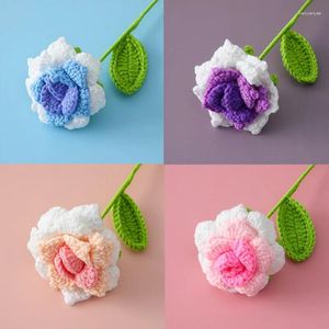 Dekorativa blommor Gradient Rose Flower Bouquet Handstickad Fake Wedding Party Decoration Hand-Woven Crochet Table Ornament Gift