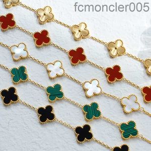 Van Clover Bracelete Novo Fete de Five Flores de quatro folhas de quatro folhas femininas de titânio Jóias de luxo para namoradas Y42F