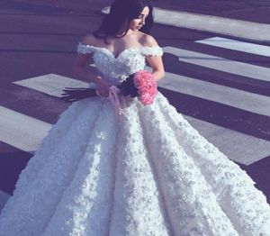 2017年、Mhamad Pretty Wedding Gowns Sexy Off Off Shoulder 3DFloral Appliquesチャーミングブライダルドレス最新のファッションAラインウェディング3844981